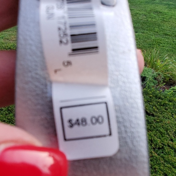 VINCE CAMUTO GENUINE LEATHER BELT - Picture 4 of 6